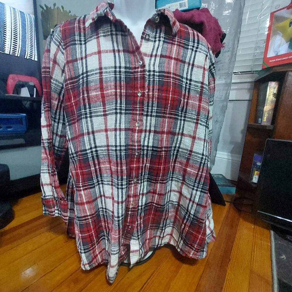 Ashley‎ Stewart plaid top size 16